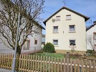Ehemaliges Bauernhaus mit Garage, Scheunen und Innenhof in der Vulkaneifel - Meerfeld
