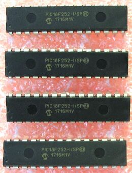 4 Stück - 8-bit Mikrocontroller / Microcontroller PIC18F252-I/SP - 1716M1V - Neu - Biebesheim (Rhein)