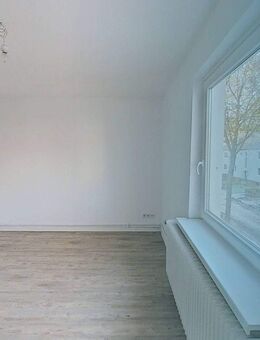 **Helle, vollständig renovierte 3-Zimmer-Wohnung mit modernem Tageslichtbad** - Nordenham