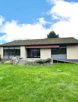 Freistehender Bungalow mit zusätzlichem Grundstück - Neuss