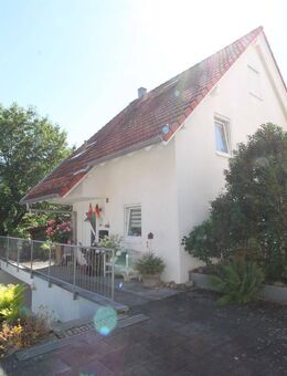 *** Frei ab Oktober 2025 - Einfamilienhaus mit XXL-Garage und Garten *** - Cleebronn