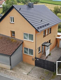 Hochwertig renoviert! Stilvolles Zweifamilienhaus in ruhiger Lage mit Terrasse und schönem Garten - Ebermannstadt