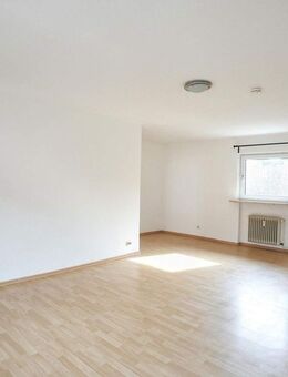 Mölln - Sehr zentrale zwei Zimmer Wohnung mit Dachterrasse ab sofort zu vemieten - Mölln (Schleswig-Holstein)