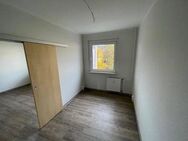 Vollständig sanierte 3-Raum-Wohnung mit Balkon und Abstellraum - Oschersleben (Bode)