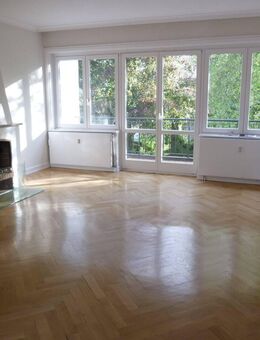 Bestlage Harvestehude Single-Wohnung gr. 2 Zi. Kamin, Parkett, gr. Südbalkon, teilmöbl. - Hamburg