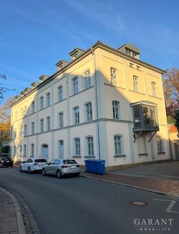 Dach-Penthouse-Wohnung im Hain, in denkmalgerecht, saniertem Gebäude, mit Tiefgarage und Aufzug - Bamberg