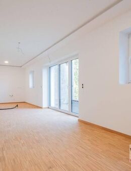 ALTBAUCHARME TRIFFT NEUBAU - kernsaniertes Zweifamilienhaus in Neunkirchen! - Neunkirchen (Saarland)