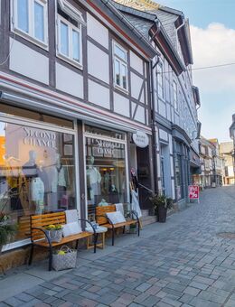 Stilvoll modernisiertes Zweifamilien-Fachwerkhaus mit Gewerbeeinheit im Herzen der Goslarer Altstadt - Goslar