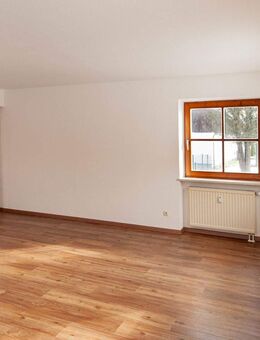 Schöne 2,5 Zimmer Erdgeschoss Wohnung mit Balkon in ruhiger zentrumsnaher Lage von Isny - Isny (Allgäu)