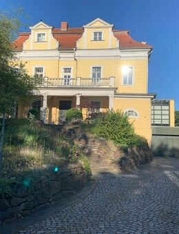 möblierte 3-Raum-DG-Wohnung in Barock-Villa aus dem Jahr 1631 - Halle (Saale)