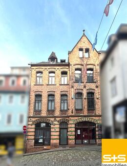 Imposantes Wohn- und Geschäftshaus in Toplage - Marburg