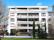 Attraktive Penthouse-Wohnung mit zwei Balkonen und Schwimmbadzugang - Estenfeld