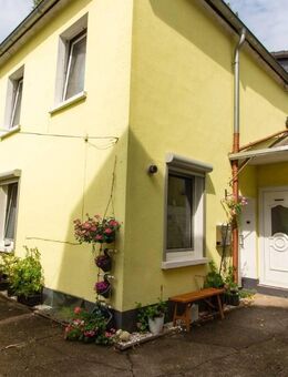 Kapitalanlage mal anders! 3 Häuser 4 Wohnungen mit sep. Eingängen! - Castrop-Rauxel