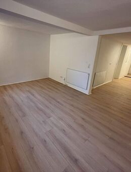 Renovierte 4-Zimmer-Wohnung - zentrale Altstadtlage in Gundelsheim mit EBK - Gundelsheim (Baden-Württemberg)