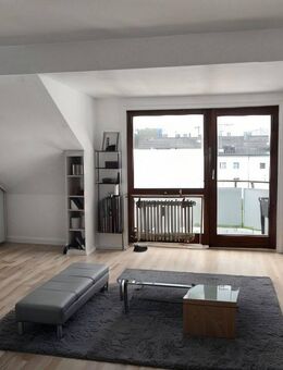 Charmante 2-Zi.-DG-Wohnung mit Süd-Balkon in ruhiger Wohnlage mit EBK, TG-Stellpl. - Waldkraiburg