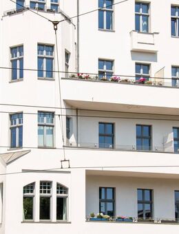 Am Volkspark Friedrichshain: Weitläufige 3-Zimmer-Gründerzeitwohnung *mit Balkon* - in Sanierung! - Berlin