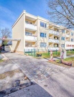 IMMOBERLIN.DE - Sehr sympathische Wohnung mit Südloggia in angenehmer Lage nahe der Havel - Berlin
