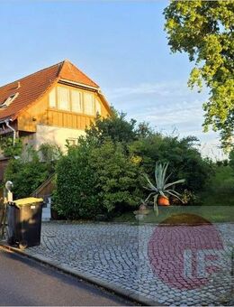 Last-Minute-Chance: Gepflegtes & modernisiertes Zweifamilienhaus mit 2 Terrassen, 2 Garagen, Carport - Thiendorf