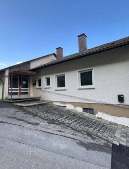 Landleben pur - Alte Grundschule mit Wohnhaus in Gundershofen. - Schelklingen