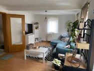Helle und gepflegte 2 Zi- Wohnung mit Einbauküche und AA in Esslingen am Neckar - Esslingen (Neckar)