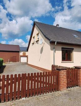 Doppelhaushälfte in ruhiger, ländlich geprägter Dorfrandlage (19357 Karstädt, OT Dallmin) - Karstädt (Brandenburg)