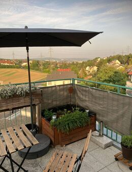 +++Eilige Paare & Singles aufgepasst! Freundliche 2- Zi. DG Wohnung (4.OG mit Aufzug) mit kleiner Dachterrasse und EBK in Lengfeld+++ - Würzburg