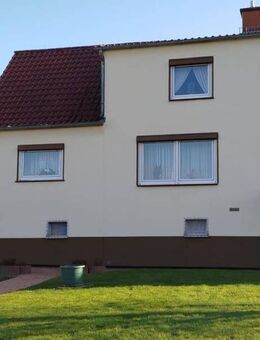 ***Hier ist die Familie willkommen*** Einfamilienwohnhaus (DHH) mit Doppelgarage und Nebengebäuden in zentraler Lage... - Melsungen
