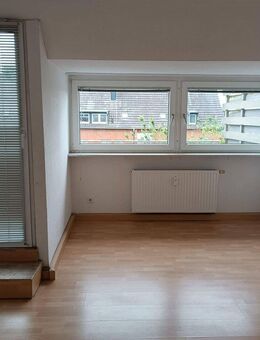 Schicke DG Wohnung mit Terrasse - Willich