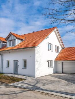 ERSTBEZUG *Hochwertige und moderne Doppelhaushälfte samt Doppelgarage* KFW 55 - Wallersdorf