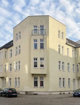 Schicke 3-Raum-Dachgeschosswohnung mit zwei Balkonen und Badezimmer inkl. Wanne & Dusche! - Magdeburg