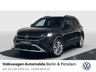 VW T-Cross, 1.0 l TSI Life, Jahr 2022 - Berlin