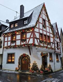 Drei verbundene Reihenmittelhäuser im Ortskern - gemeinsamer Innenhof und Terrassenbereich - Müden (Mosel)