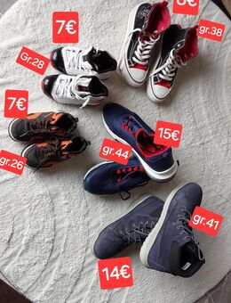 Verschiedene Schuhe Herren und Kinderschuhe - Schopfheim