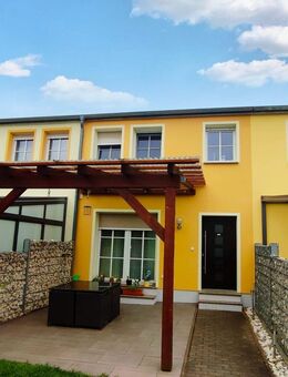 Modernes Reihenmittelhaus mit Terrasse, Fußbodenheizung und Erdwärmepumpe - zentral in Delitzsch - Delitzsch