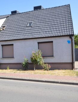 reserviert!!!! große Doppelhaushälfte mit tollem Grundstück in Groß Schwarzlosen - Tangerhütte