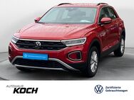 VW T-Roc, 1.5 TSI Life, Jahr 2023 - Schwäbisch Hall