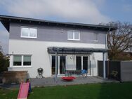 Modernes gepflegtes Einfamilienhaus mit Garage + Carport - Oberschneiding