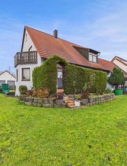 Familienhit: Einfamilienhaus, Doppelgarage, grüne Oase & Terrasse - Herrieden