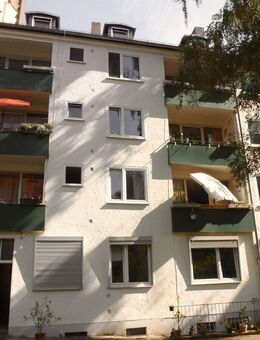 Provisionsfrei: Helle, renovierte 2-Zimmer-Wohnung mit Balkon & Ausblick im Vorderen Westen - Kassel