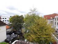 Anlageobjekt: Hennef-Markt - Vermietete 2-Zimmer-Dachgeschosswohnung mit Balkon und TG-Stellplatz - Hennef (Sieg)