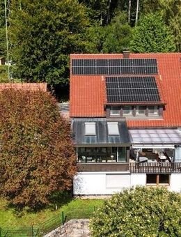 Familienidylle mit Weitblick - liebevoll renovierte Doppelhaushälfte mit großem Grundstück in top Lage - Bad Säckingen