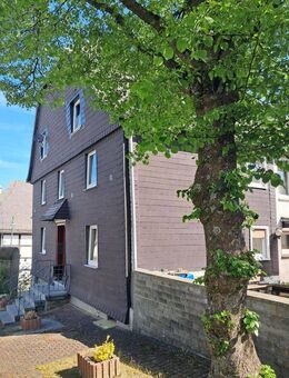 Freistehendes Wohnhaus aus dem 19. Jahrhundert mit Garage und Garten in Warstein-OT Belecke - Warstein