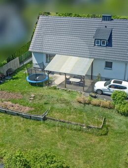 Freistehendes Einfamilienhaus mit Garagen in guter Wohnlage - Weiden (Oberpfalz)