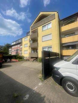 8-Fam.-Haus mit Balkone und 6 Kfz.-Stellplätze... mit Fokus auf Zustand und Potential! - Gelsenkirchen