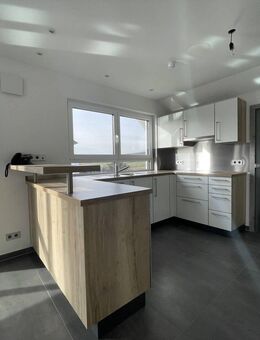 Zweitbezug einer geräumigen und exklusiven 3,5-Zimmer-Wohnung in ausgezeichneter Lage in Obersulm - Obersulm