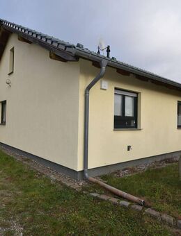 Ruhig Wohnen im nachgefragten Bungalowstil und großem Garten - Höhenland