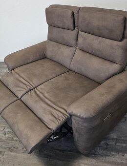3- und 2-Sitzer Sofas mit Relaxsystem (Maß ca. 108 x 200 / 148 x 93 cm) - Krefeld