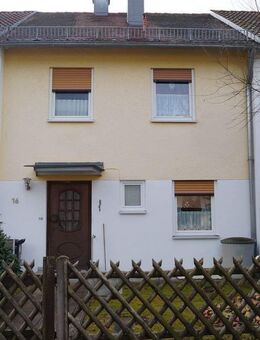 REIHENMITTELHAUS MIT GARAGE UND GROSSEM GRUNDSTÜCK - Neumarkt (Oberpfalz)