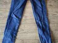 Benetton Jeans Low Waist Jeans unten geschlitzt am Bein XS S W 27 wie neu - Hoppegarten