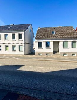 Zwei Häuser mit 12 Wohnungen + Bauland + Ausbaureserve in Eckernförde - Eckernförde